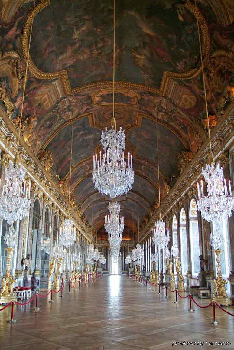 Ibis Versailles Chateau Buitenkant foto